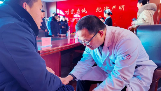 盱眙縣中醫(yī)院為縣消防救援大隊送上中醫(yī)特色服務(wù)